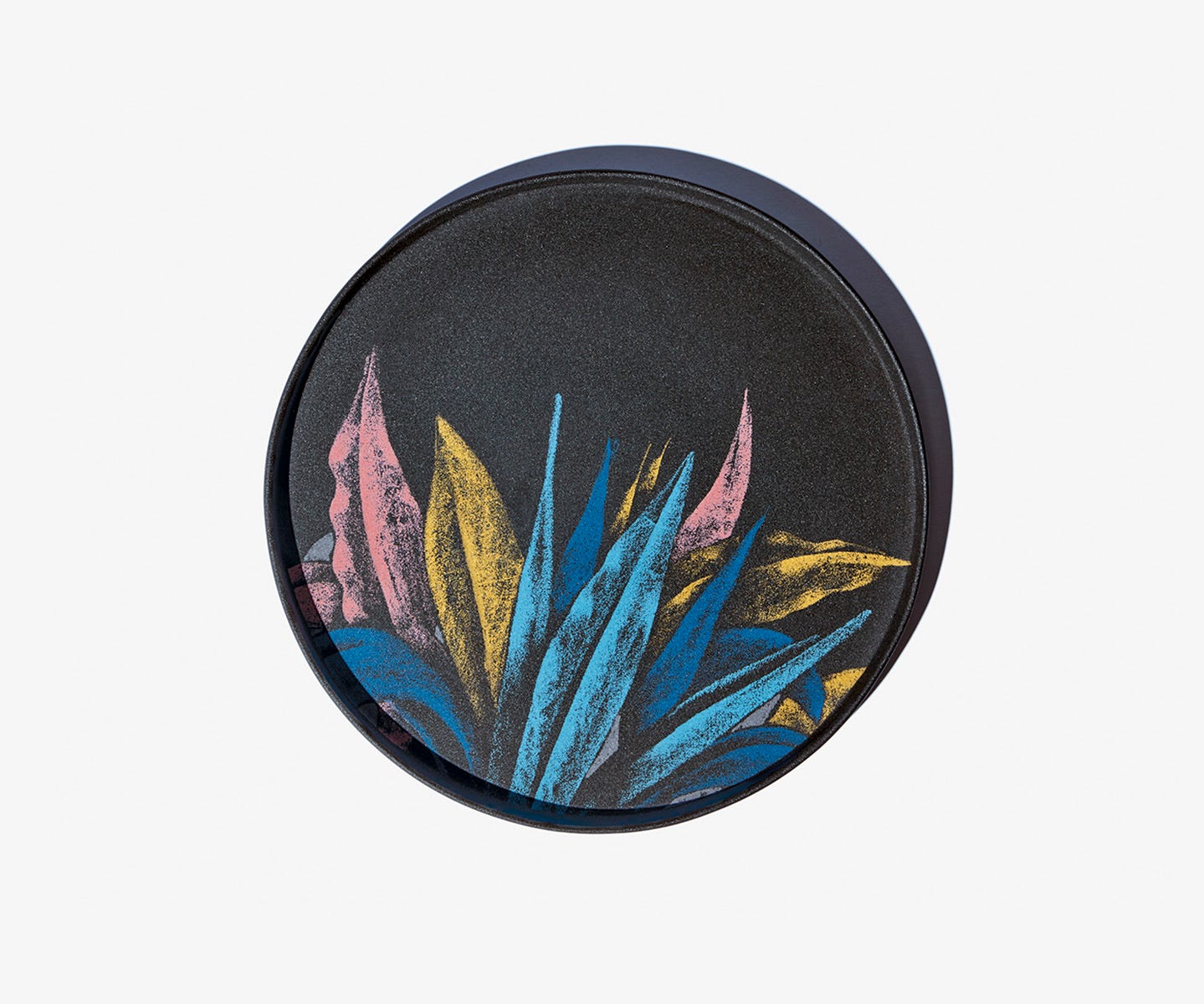 Service dish with foliage