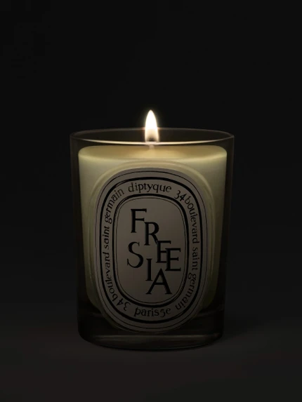 Freesia - Bougie modèle classique